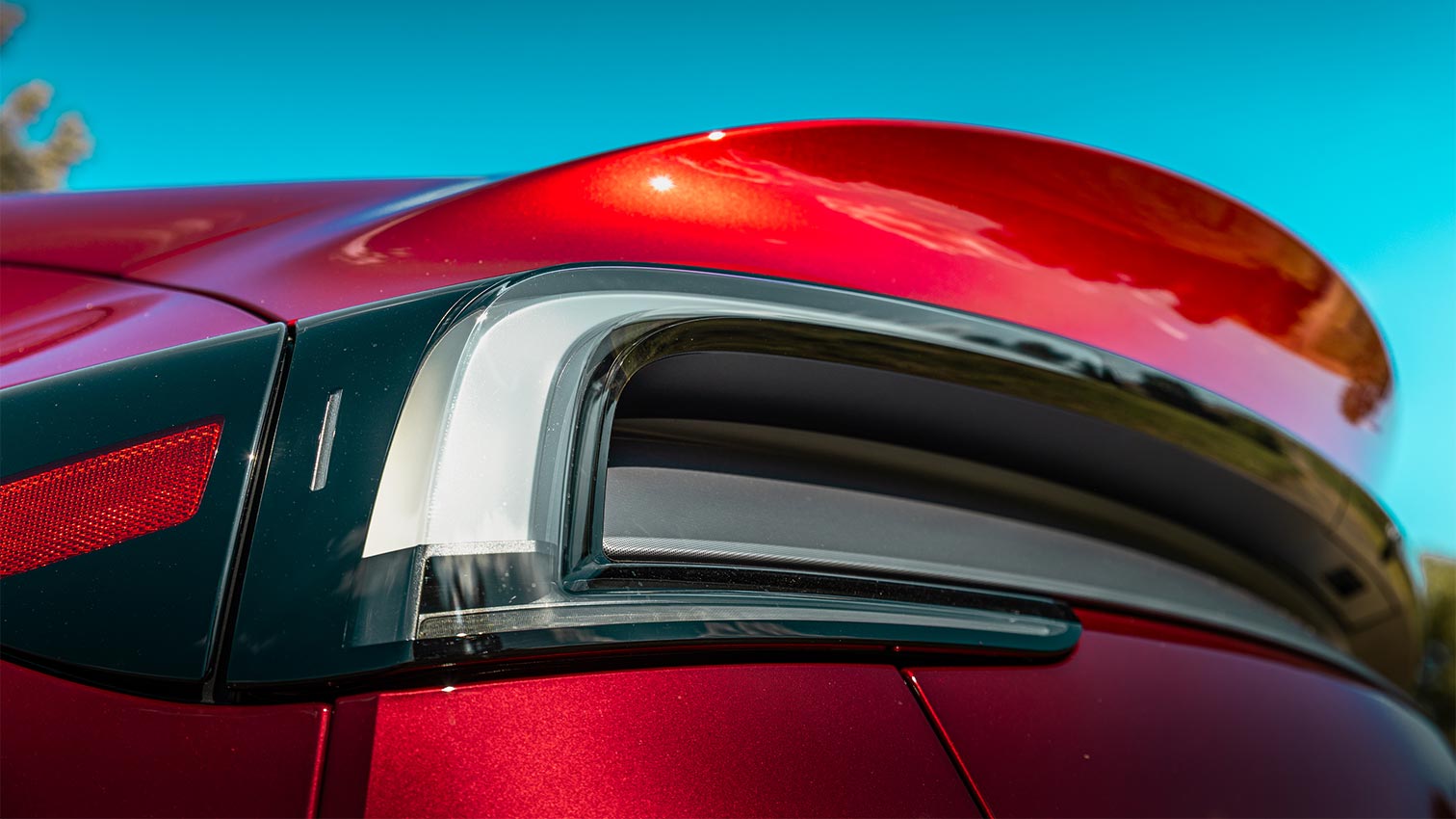 Heckklappe des Tesla Model Y bricht aus Verankerung?