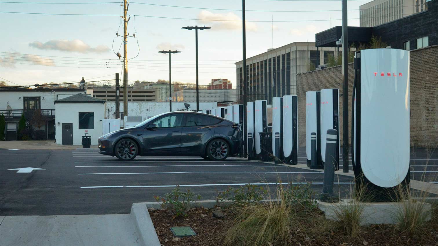 Tesla V4 Supercharger im Kommen - was ist neu?