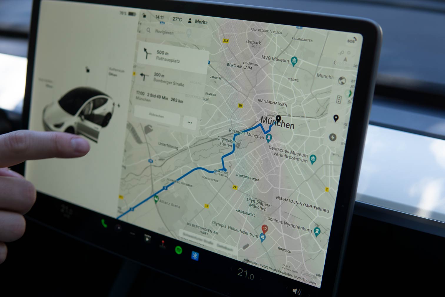 Was tun, wenn Tesla-Navigation in Baustelle führt?