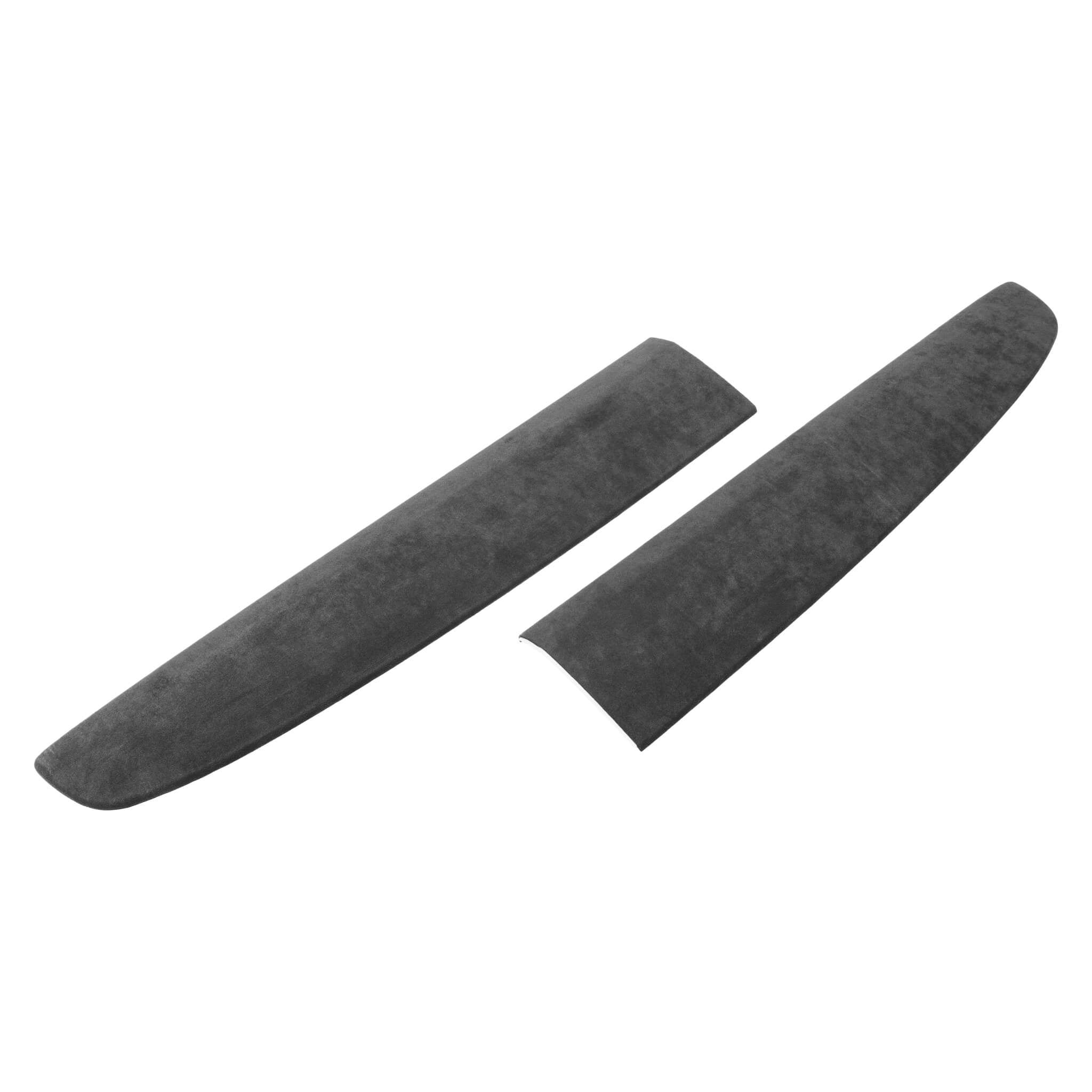 Tesla Model Y 2025: Alcantara dashbord