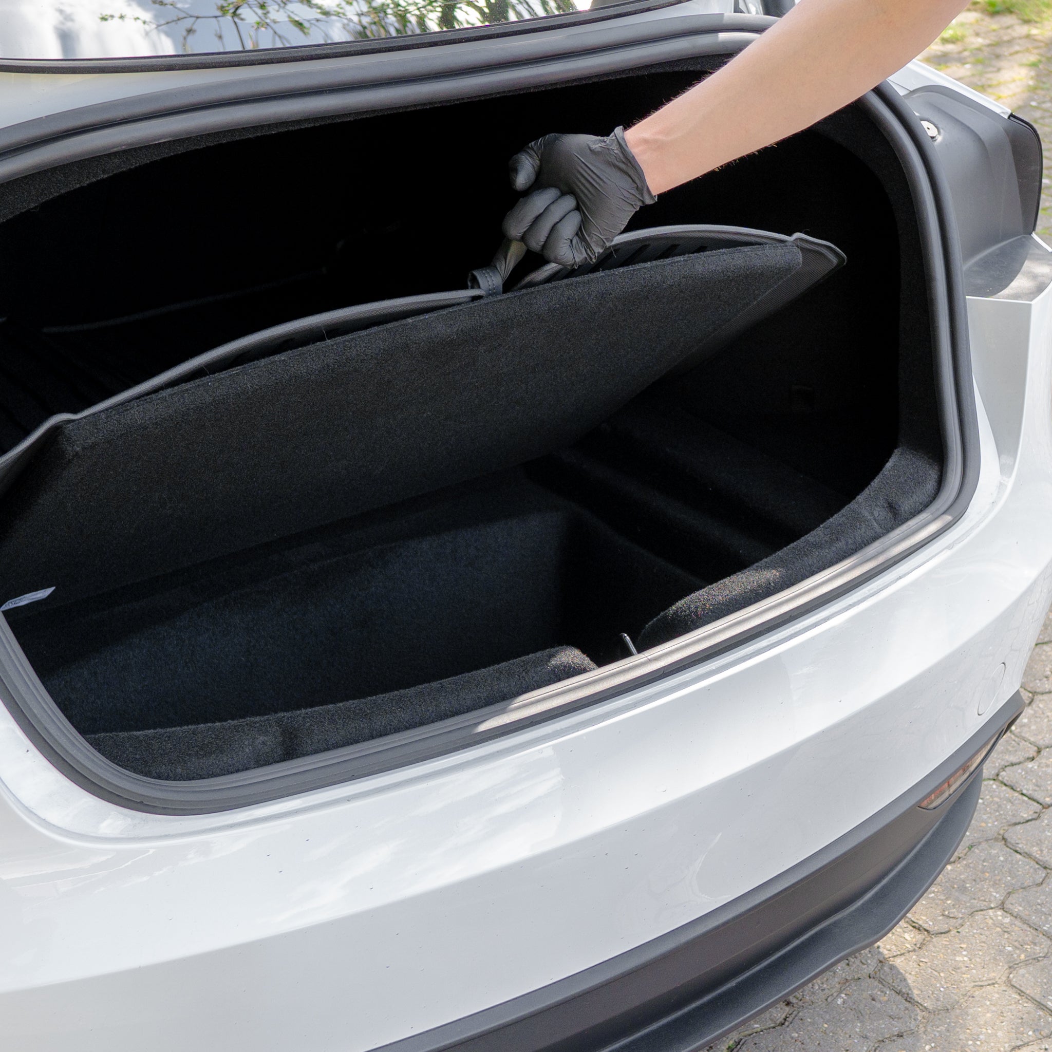 Tesla Model 3 2024: Trunk mat
