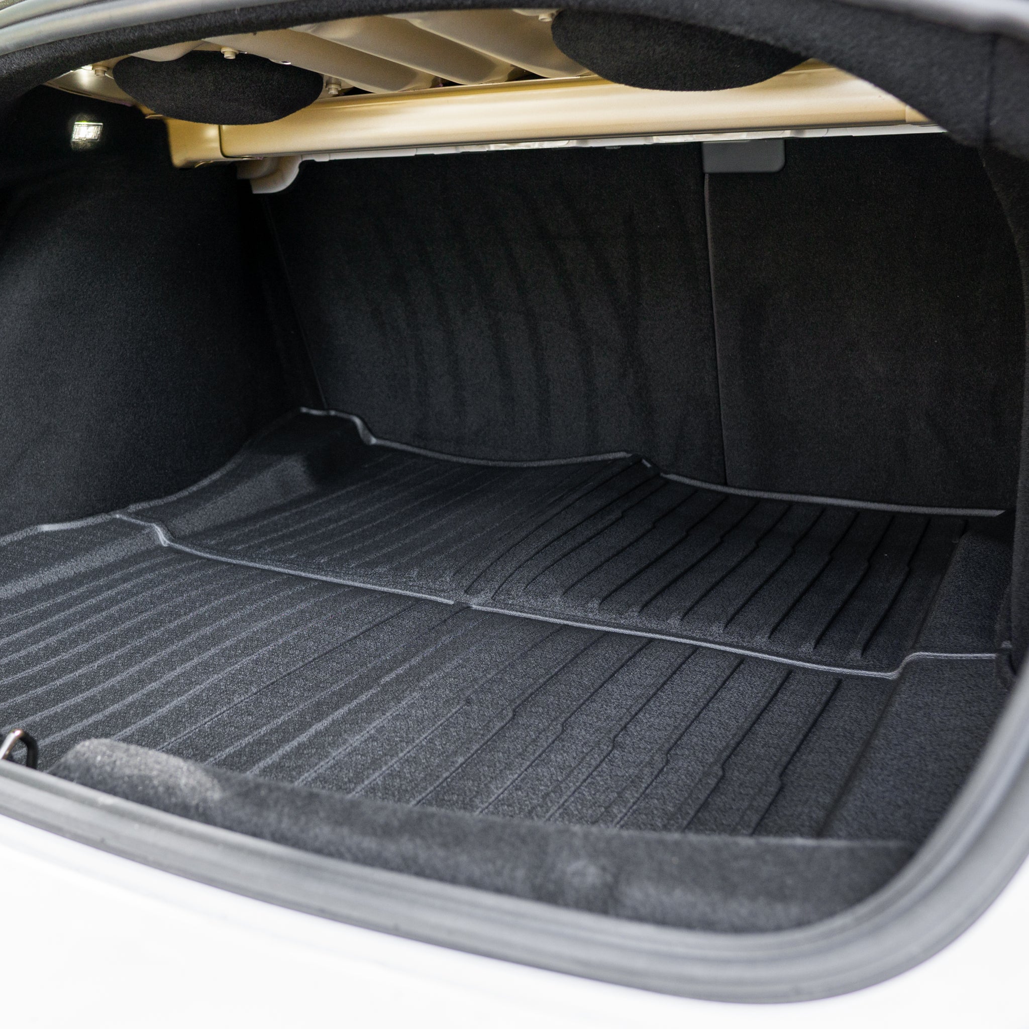 Tesla Model 3 2024: Trunk mat
