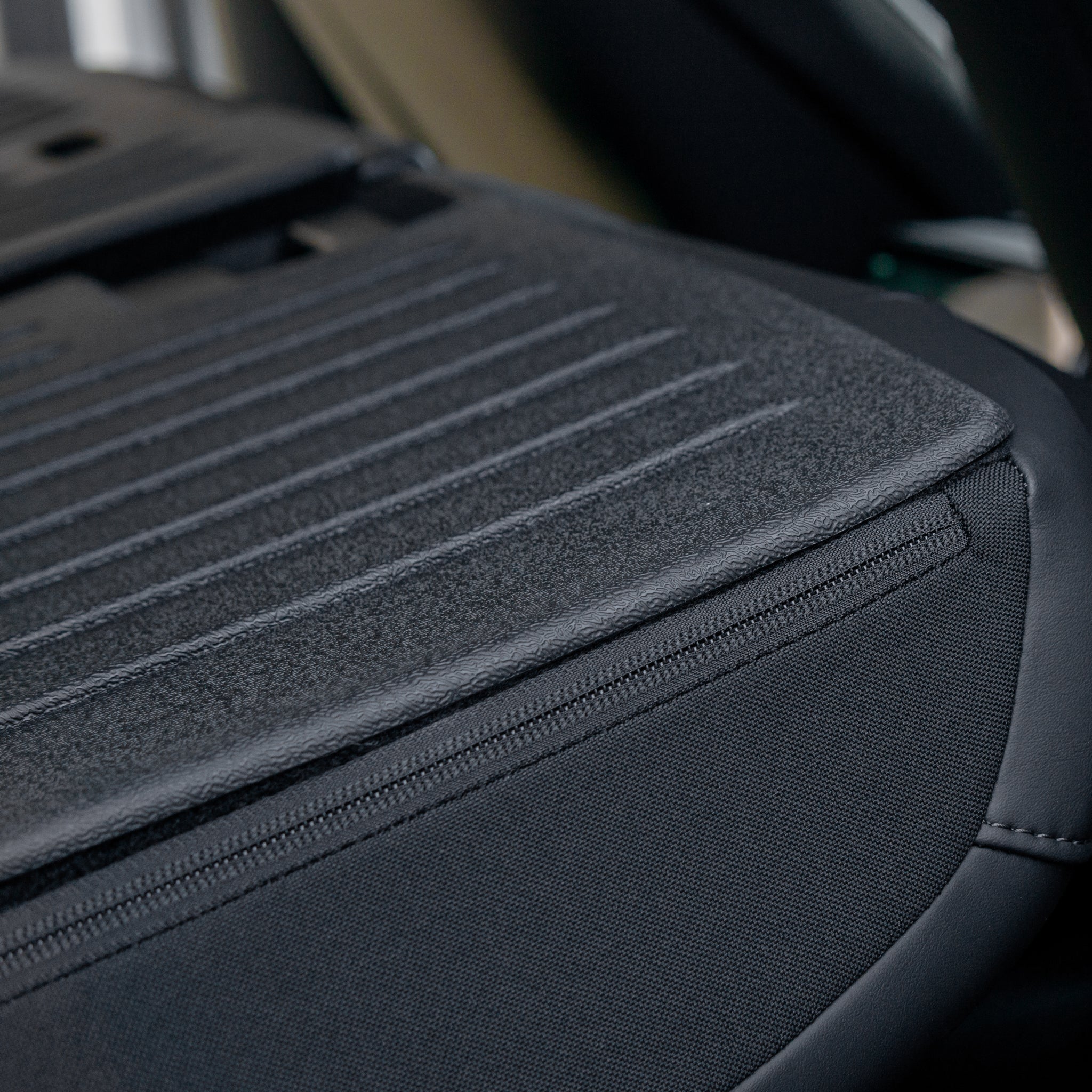 Tesla Model 3 2024: beskyttelse av baksetet