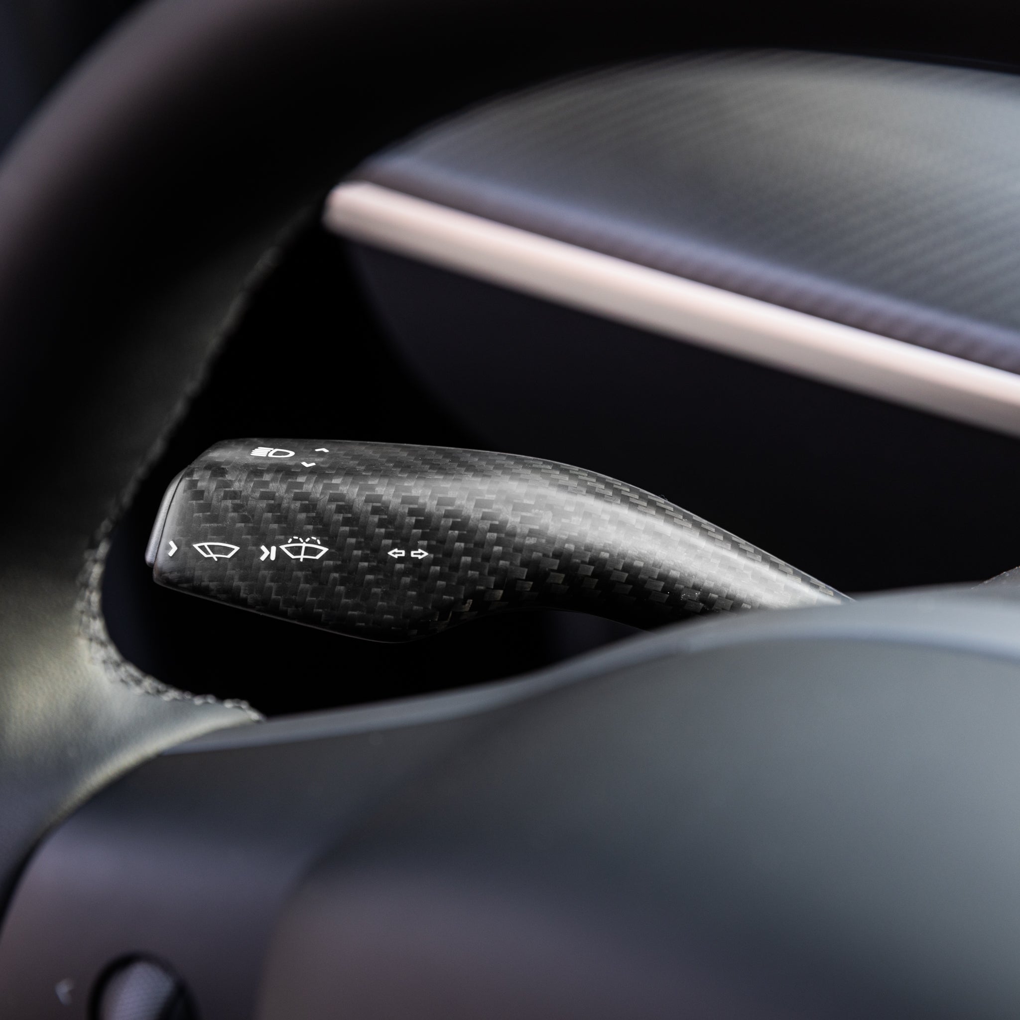 Tesla Model 3/Y: blinklysspak i ekte karbonfiber