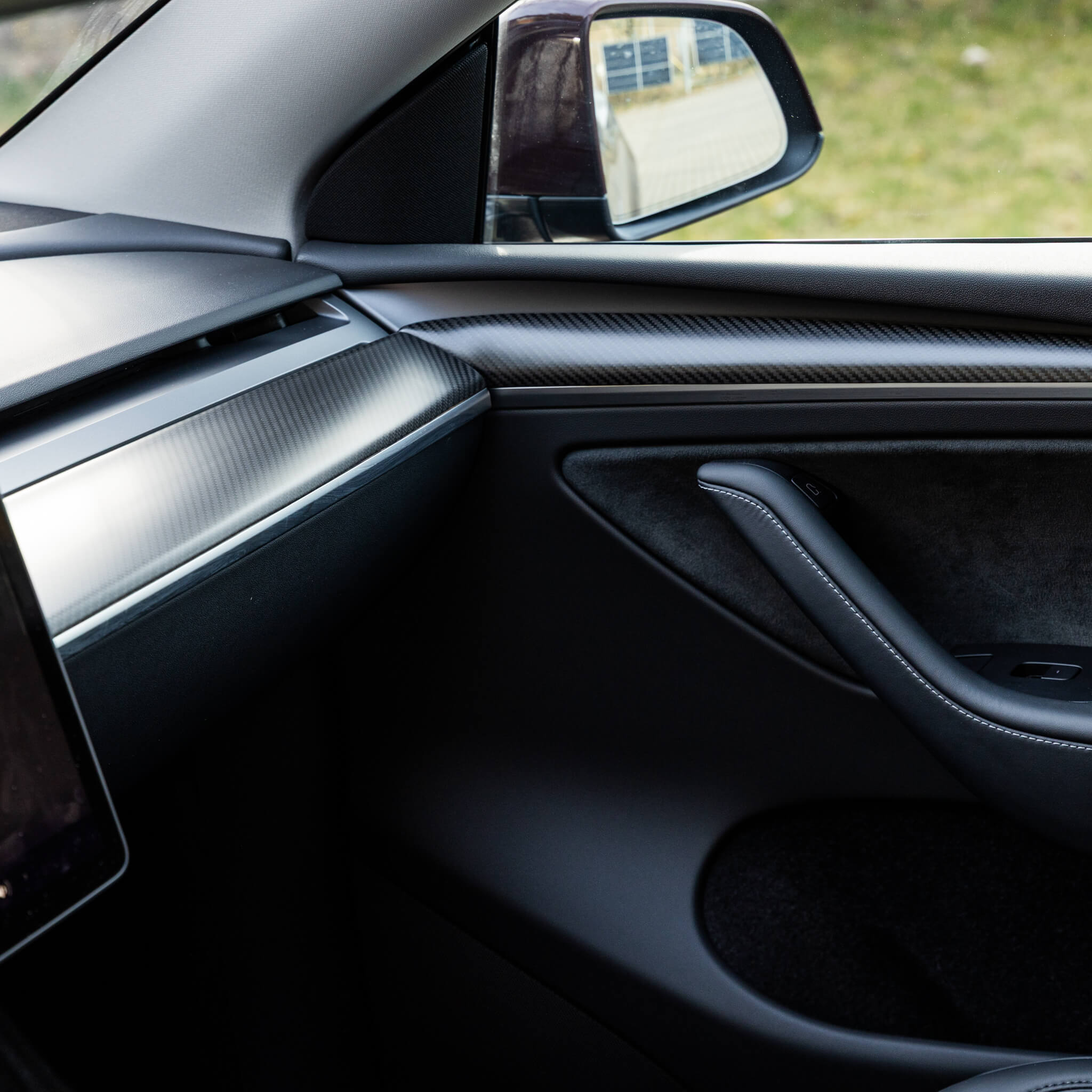 Tesla Model 3/Y: Echtcarbon-Bundle Dashboard + Tür-Zierleiste