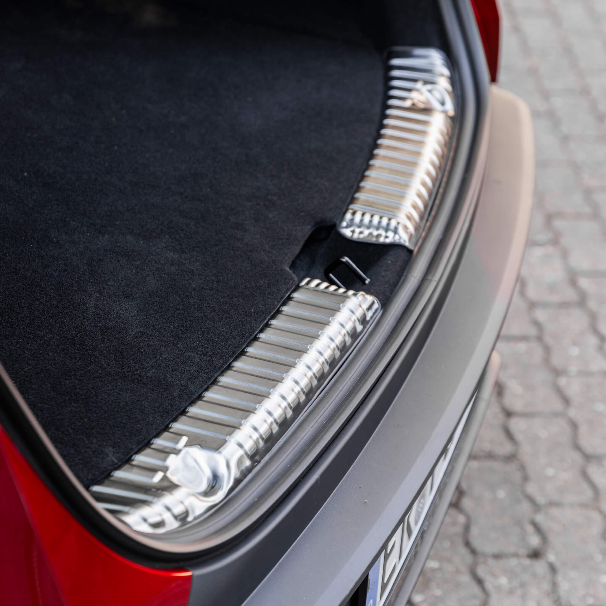 Tesla Model Y Juniper Ladekantenschutz