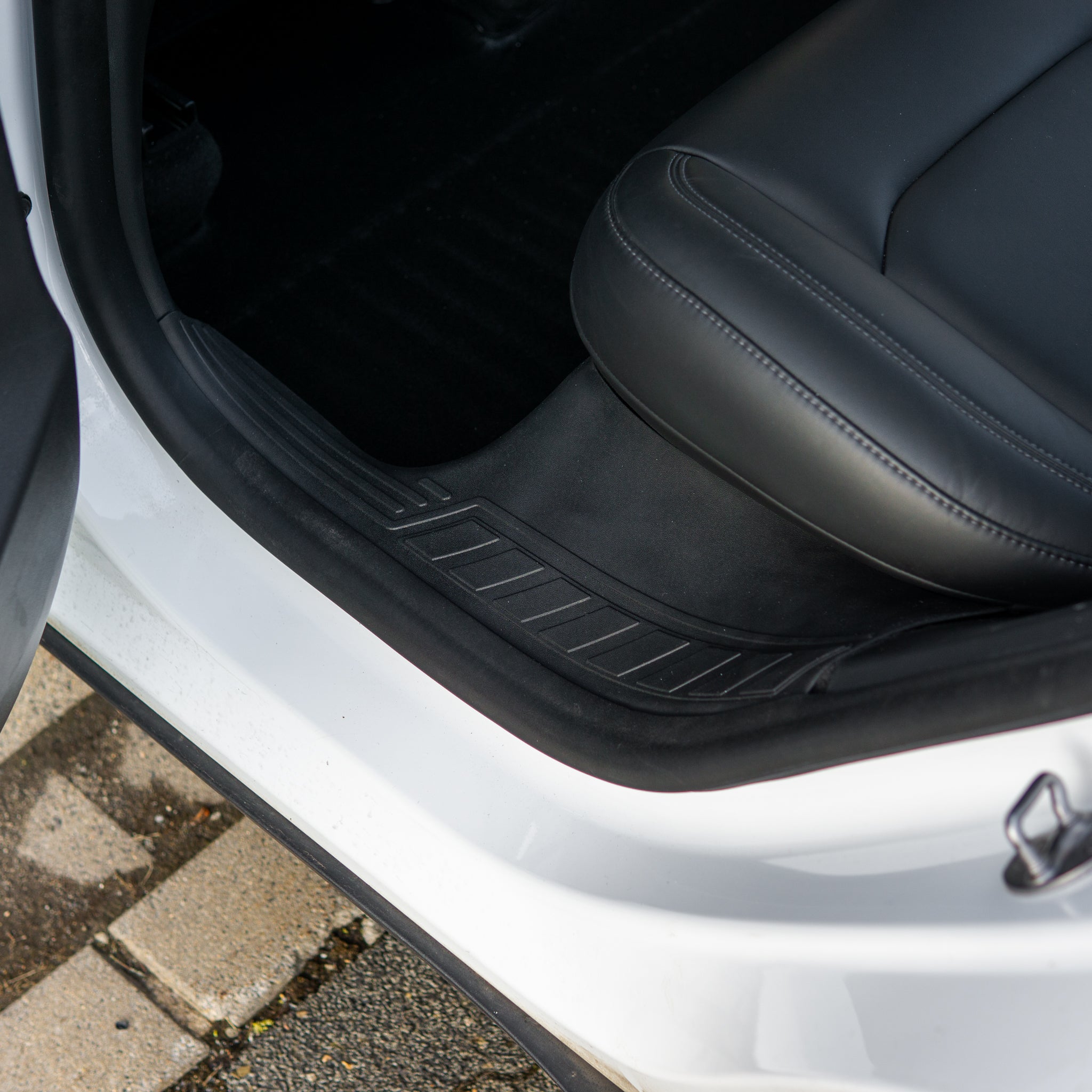 Tesla Model Y: Dørterskelbeskyttere (sett med 2 stk. for bak)