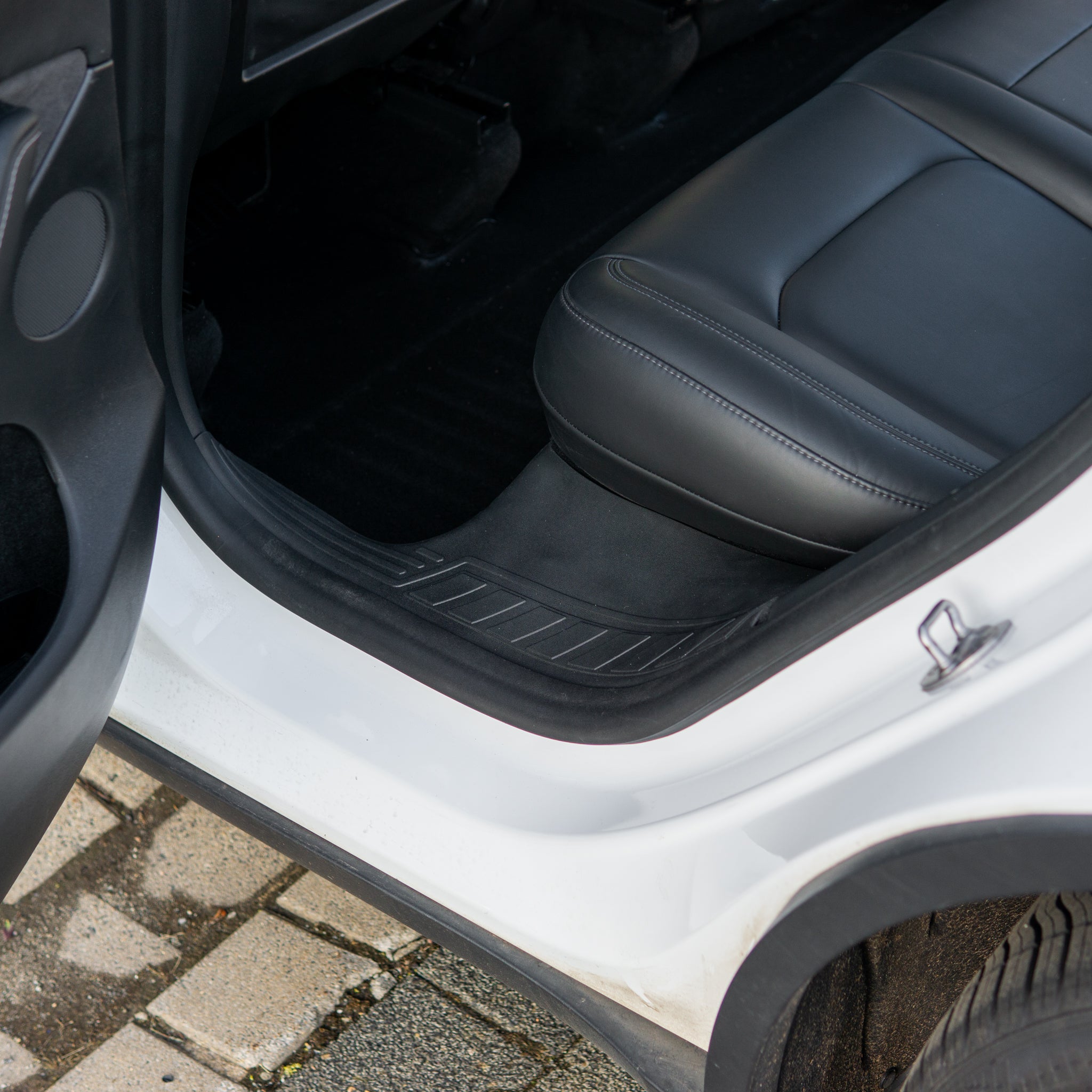 Tesla Model Y: Einstiegsleistenschutz (2er-Set für hinten)