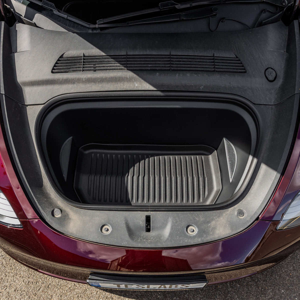 Tesla Model Y: Frunk Mat