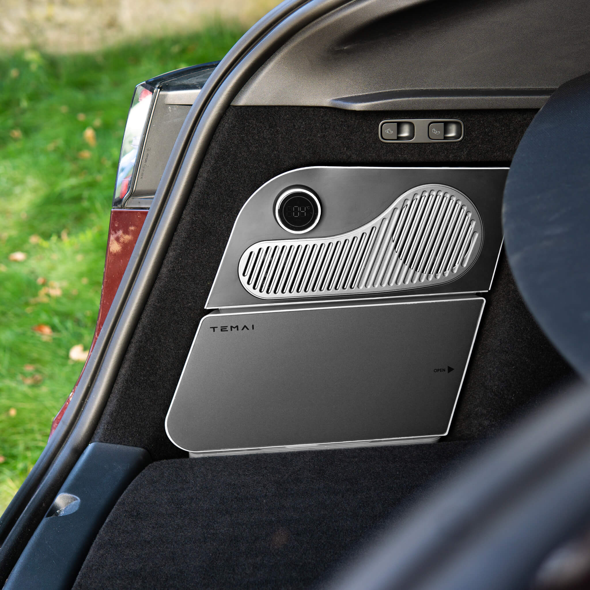 Tesla Model Y Kühlschrank für den Kofferraum