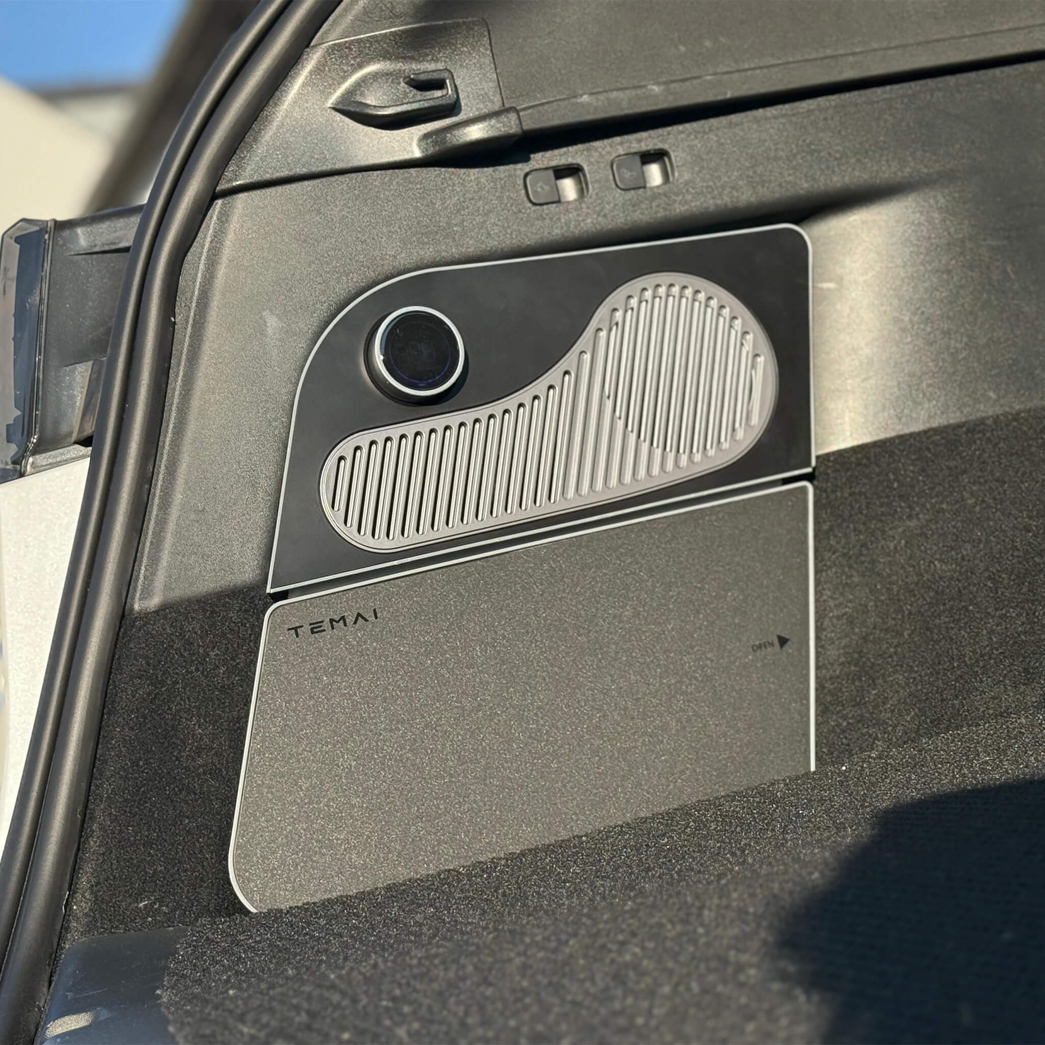 Tesla Model Y Kühlschrank für den Kofferraum