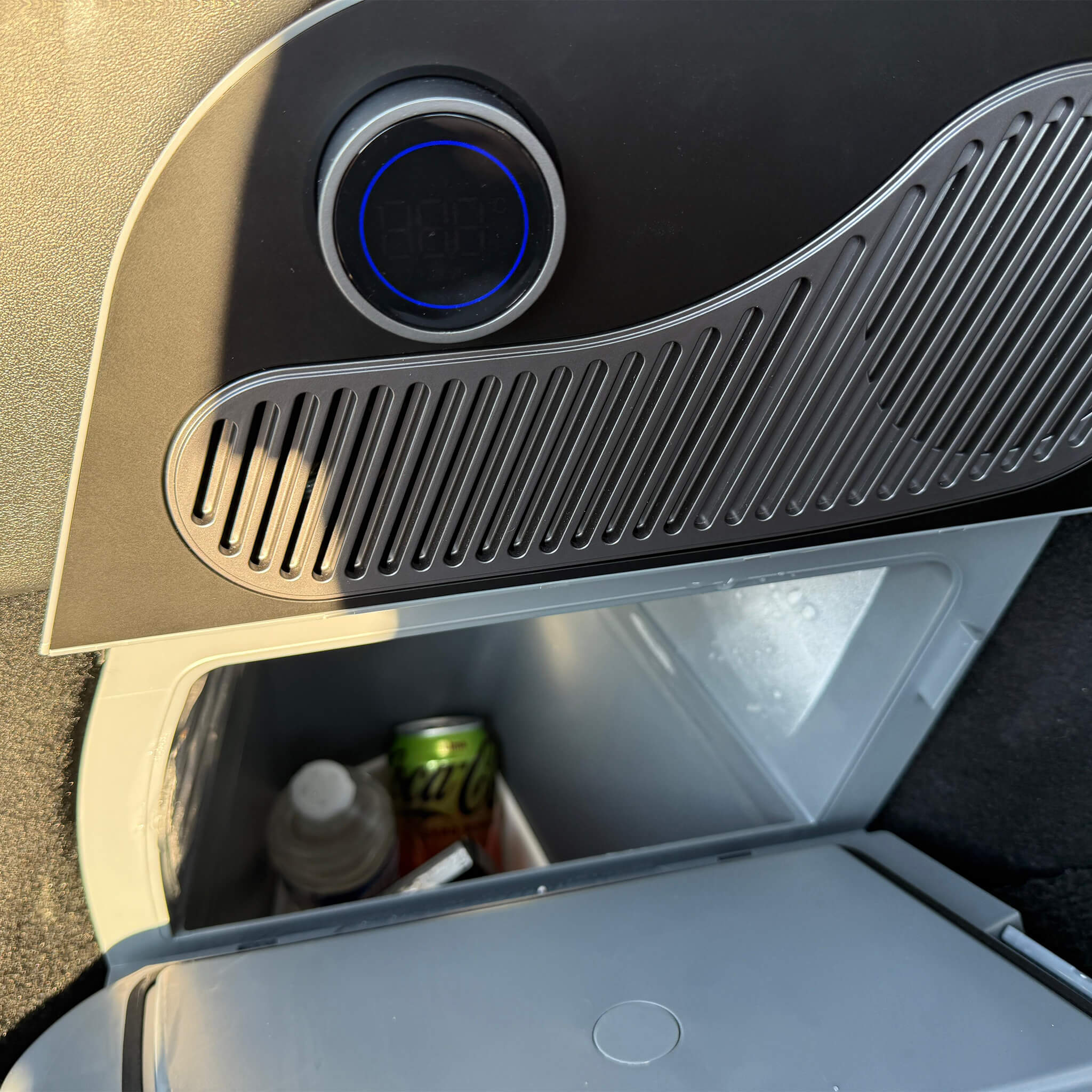 Tesla Kühlschrank Model Y