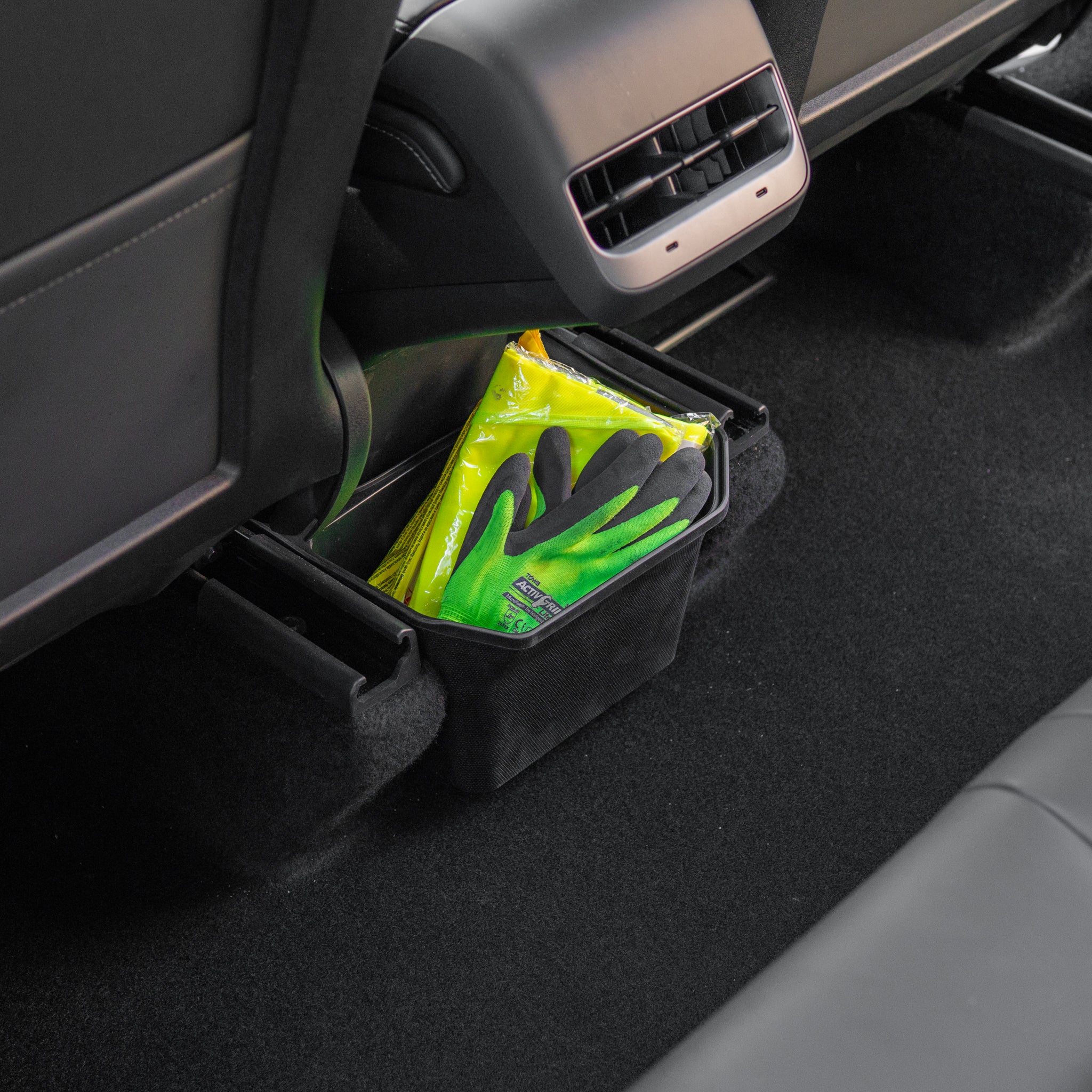 Tesla Model Y: Organisering av baksetet