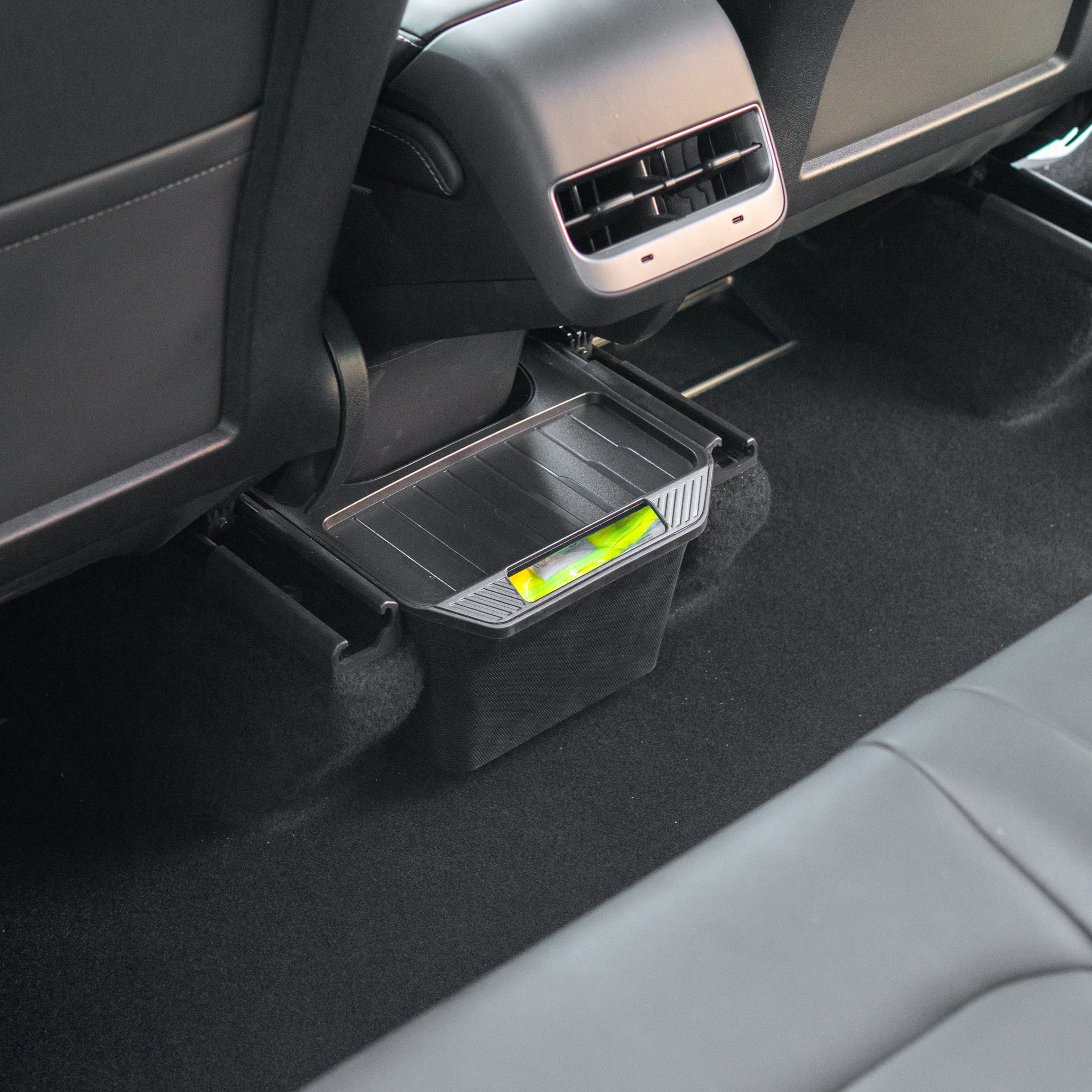 Tesla Model Y: Organisering av baksetet