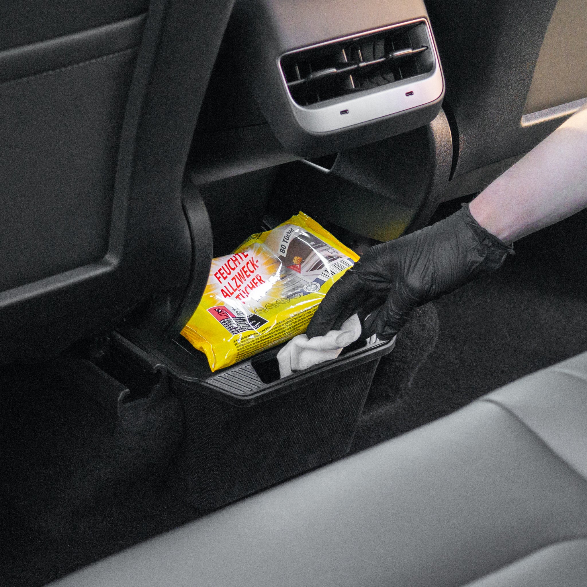 Tesla Model Y: Organisering av baksetet