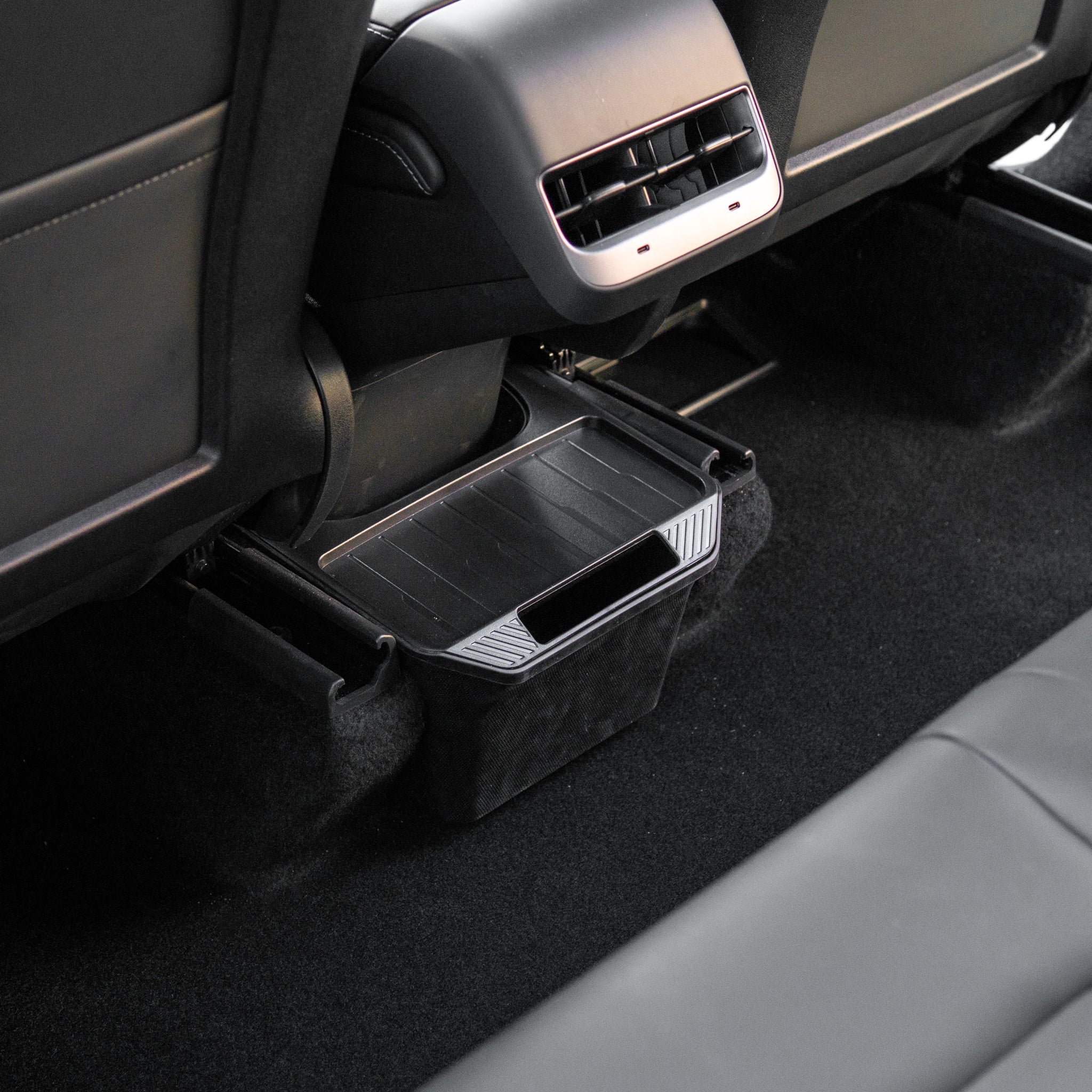 Tesla Model Y: Organisering av baksetet