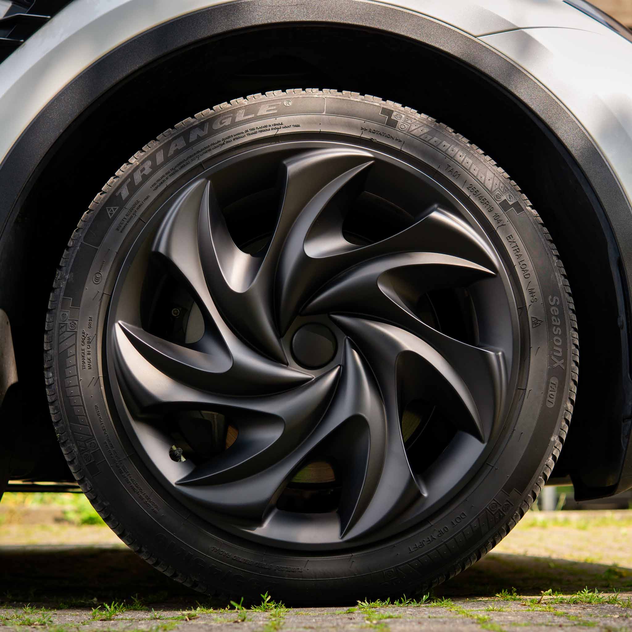 Tesla Model Y: Fantoom wieldoppen (19 inch)