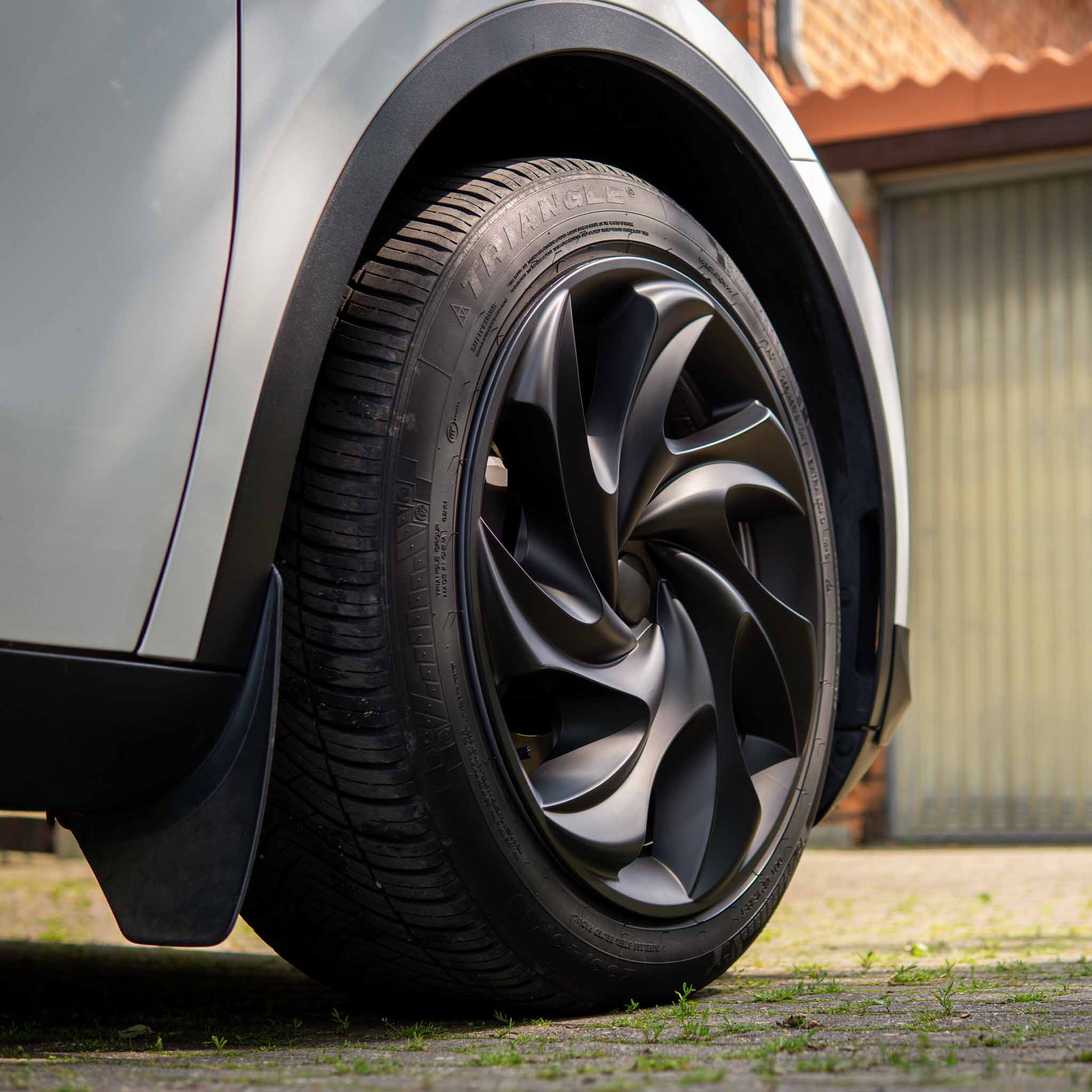 Tesla Model Y: Fantoom wieldoppen (19 inch)