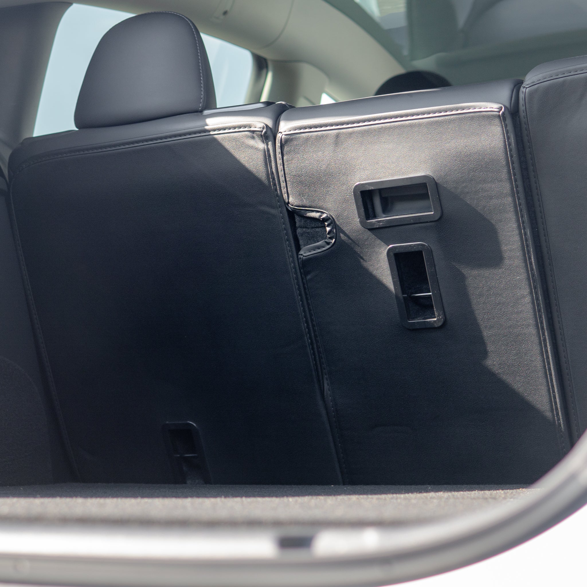 Tesla Model Y: Sitzschutz für die Rücksitze