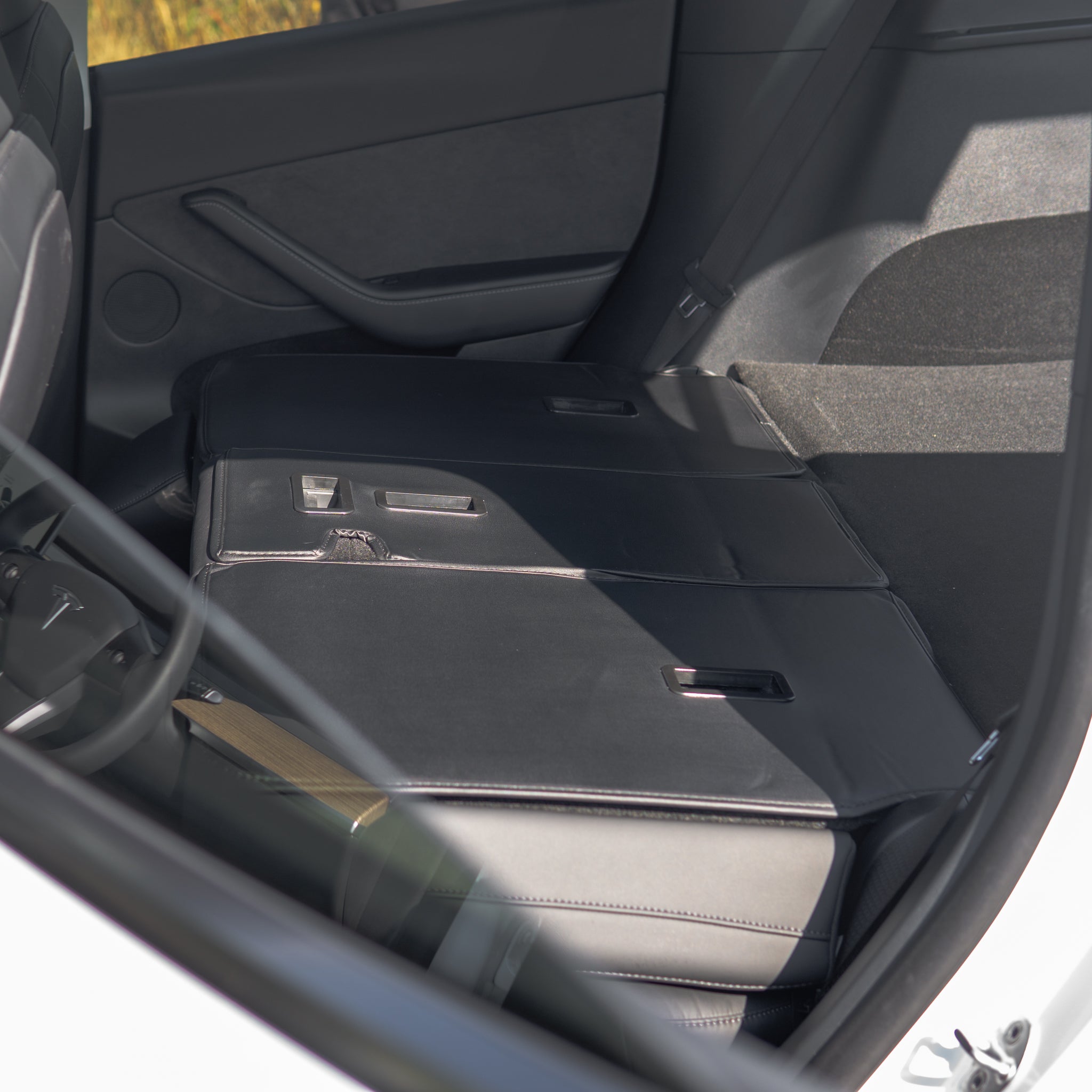 Tesla Model Y: Seat protectors for the rear seats