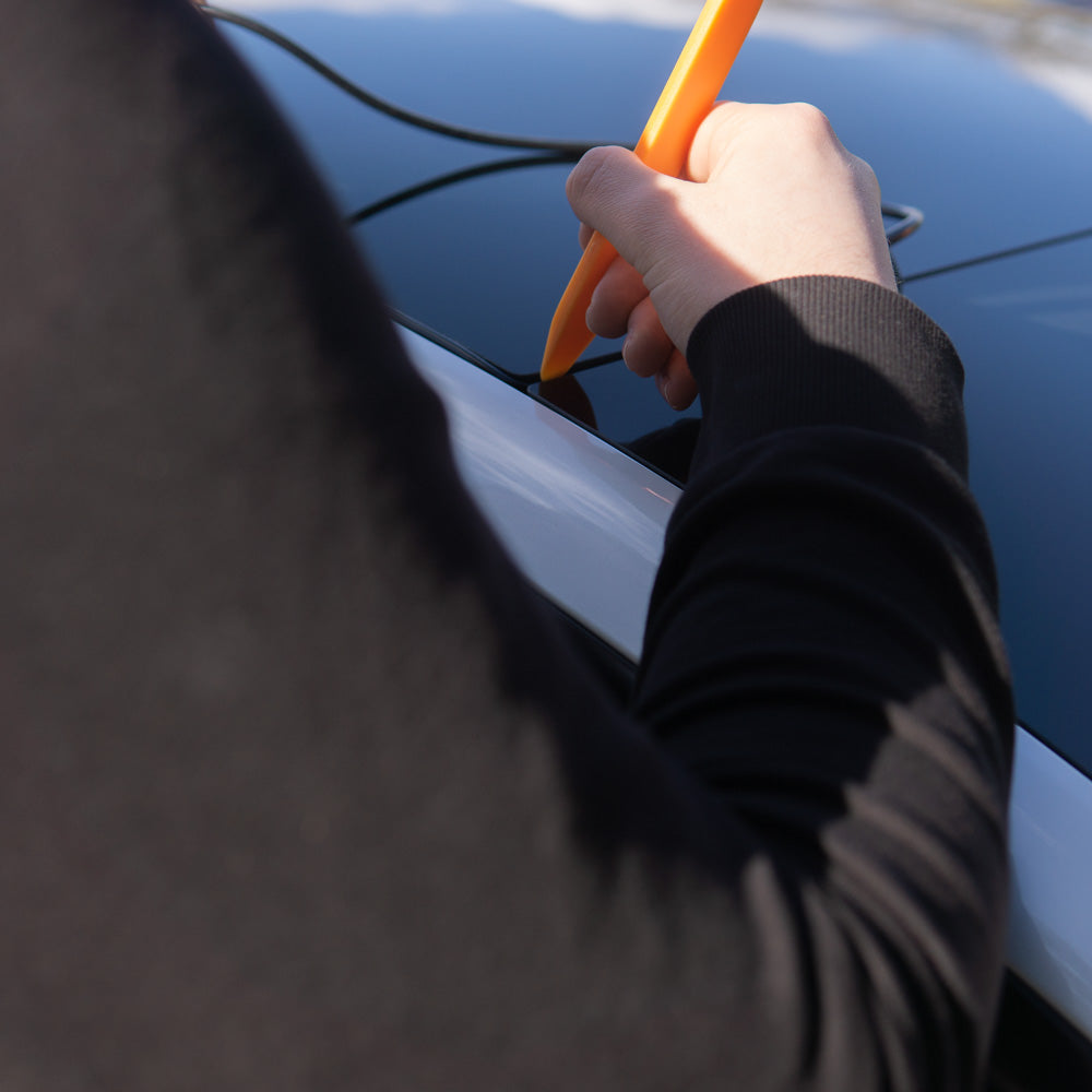 Tesla Model 3/Y: Roof window seal (noise reduction)