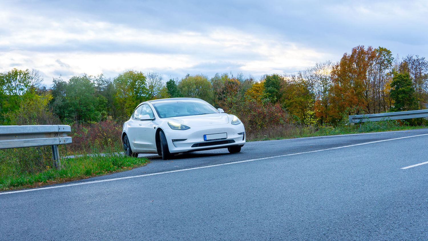 Gegen Schlamm und Schmutz: Top 10 Tesla-Zubehör im Herbst