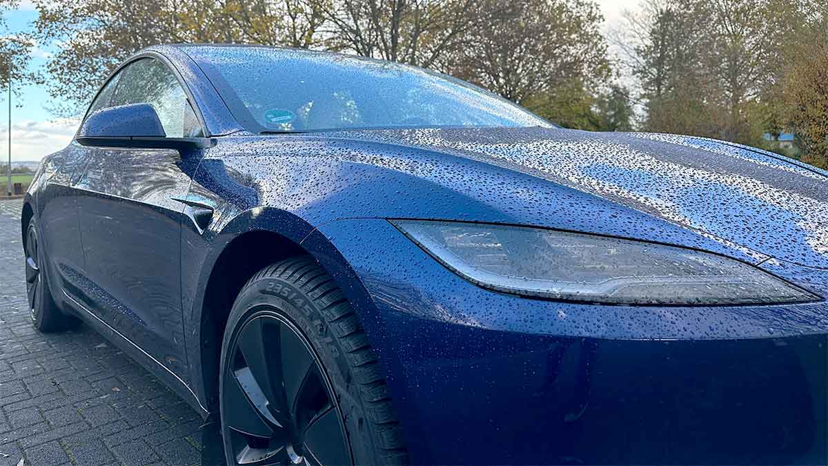 Tesla Model 3 2024: Alle Unterschiede und Neuheiten des Facelifts