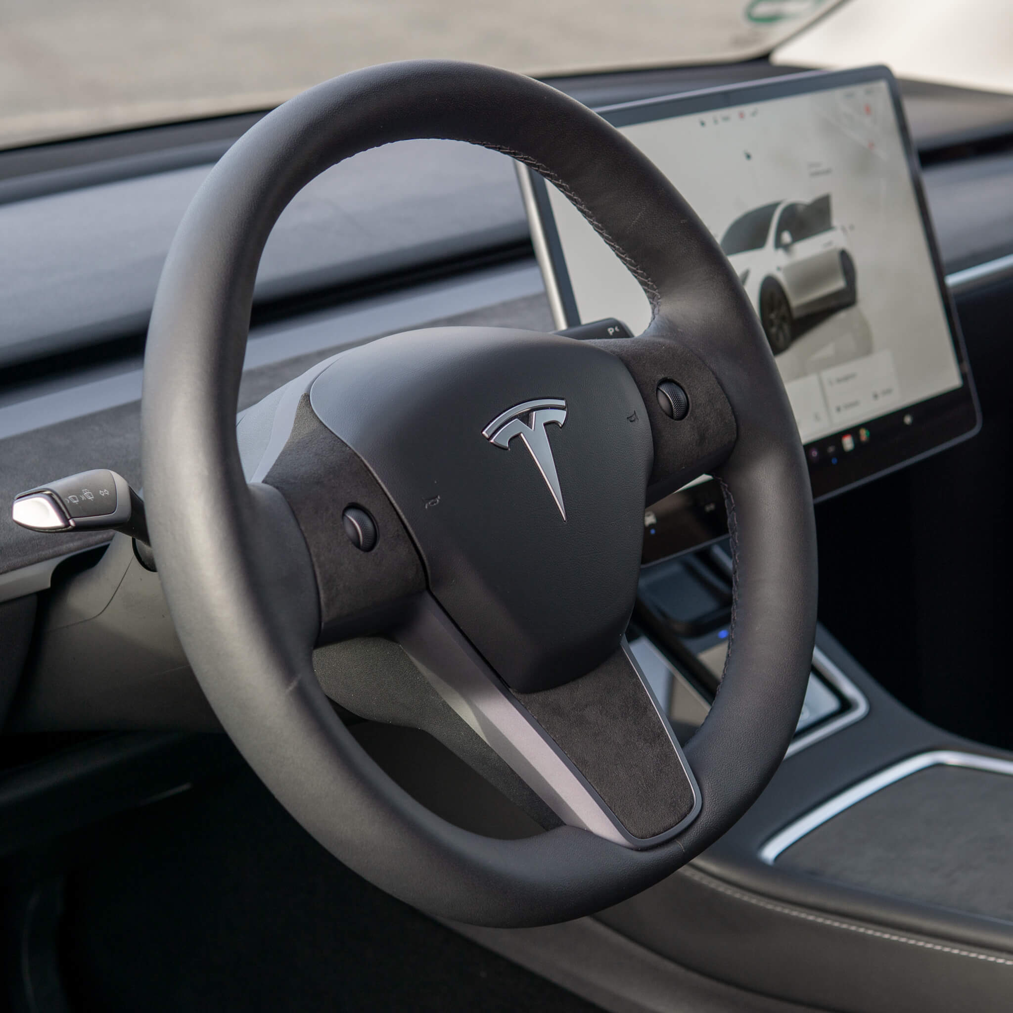 tesla model 3 lenkrad alcantara