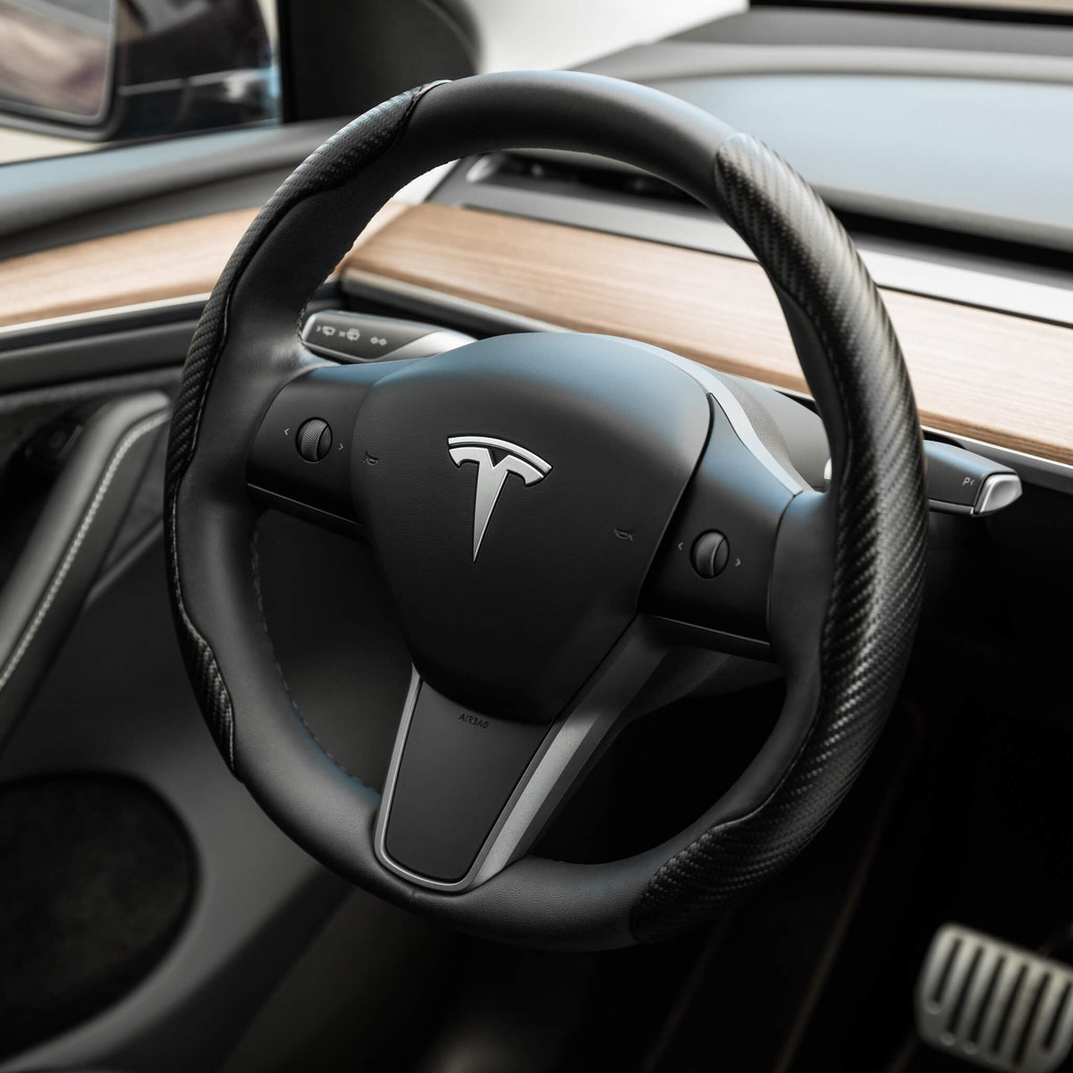Tesla Model 3/Y : Volant carbone extérieur