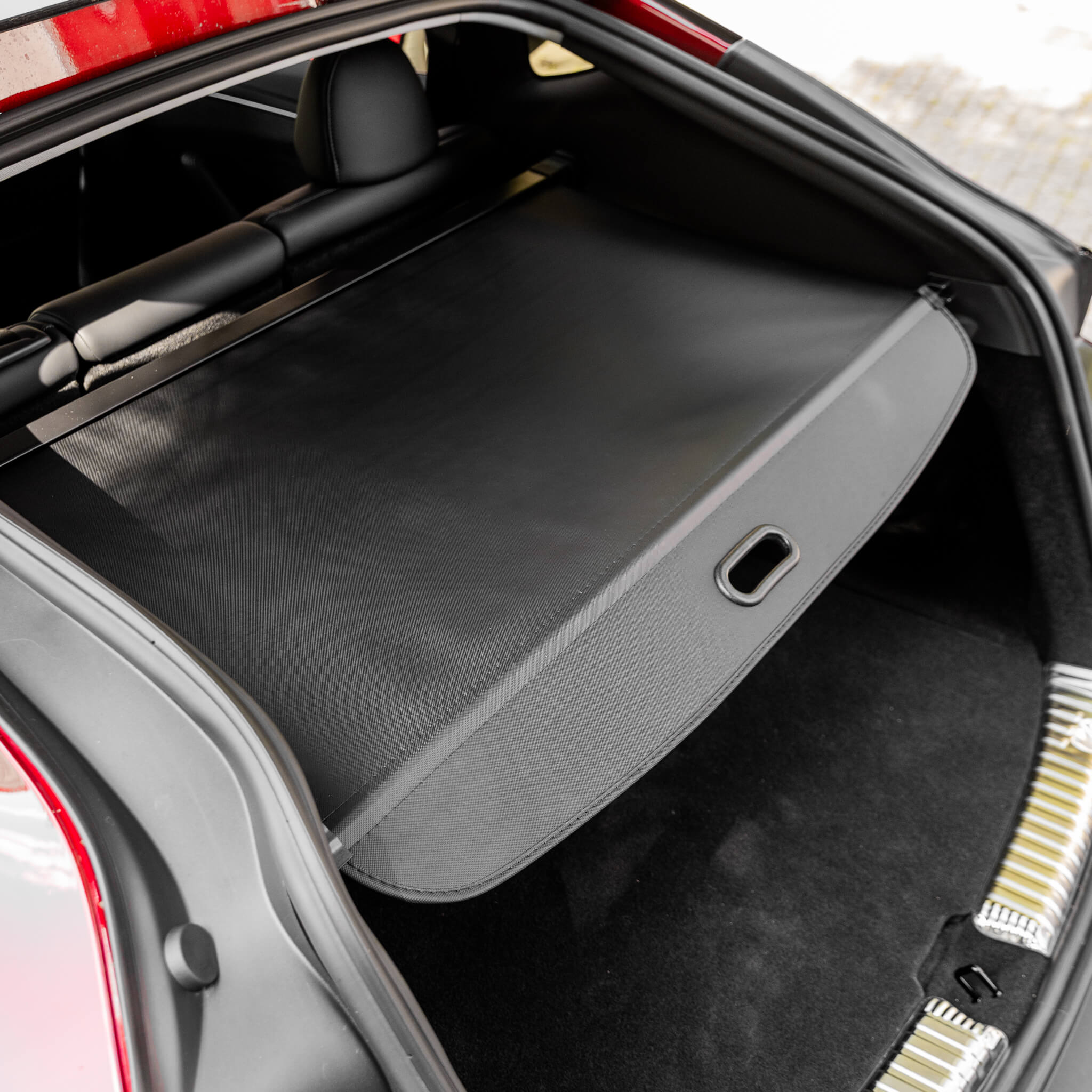 Tesla Model Y 2025: bagasjeromsdeksel