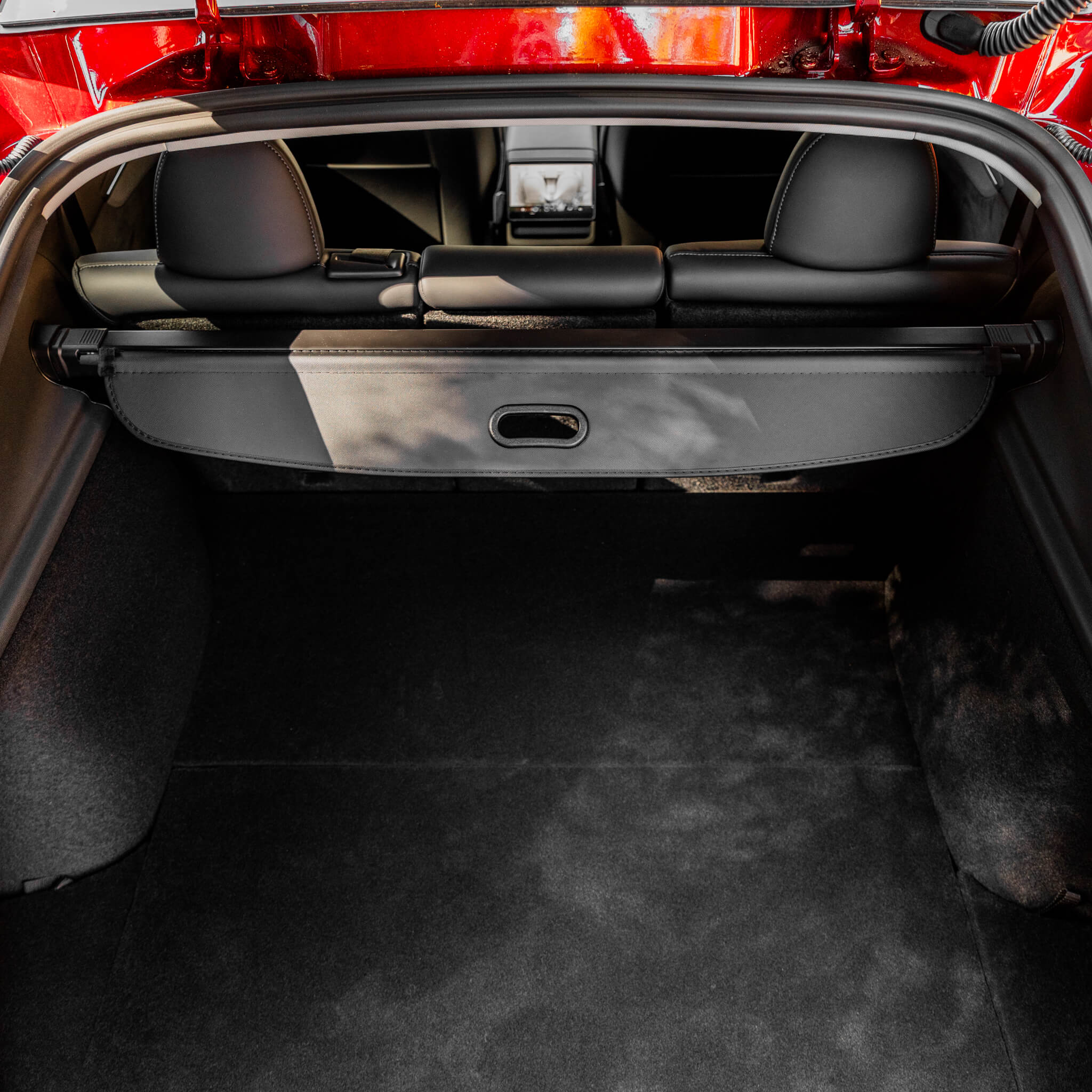 Tesla Model Y 2025: bagasjeromsdeksel
