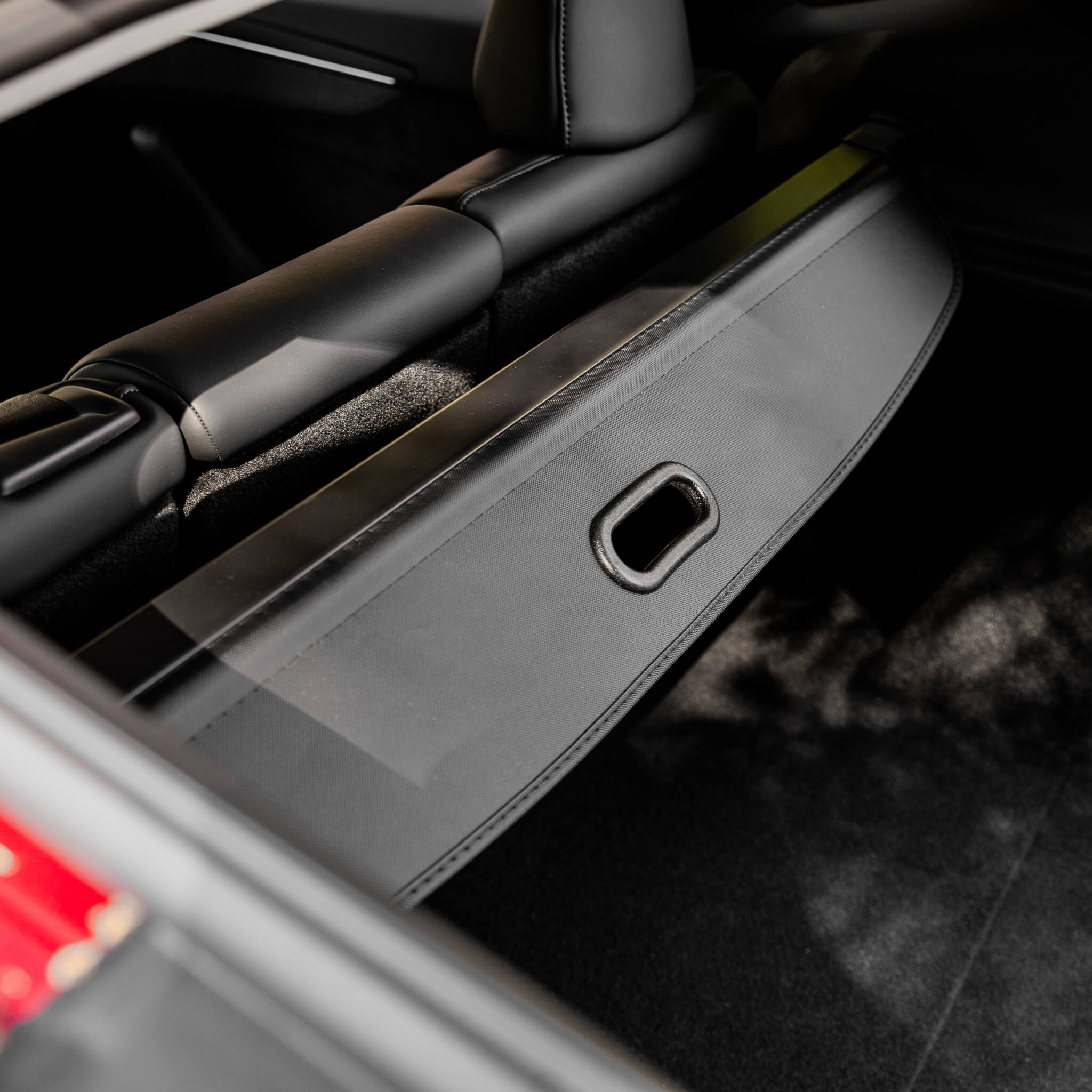 Tesla Model Y 2025: bagasjeromsdeksel