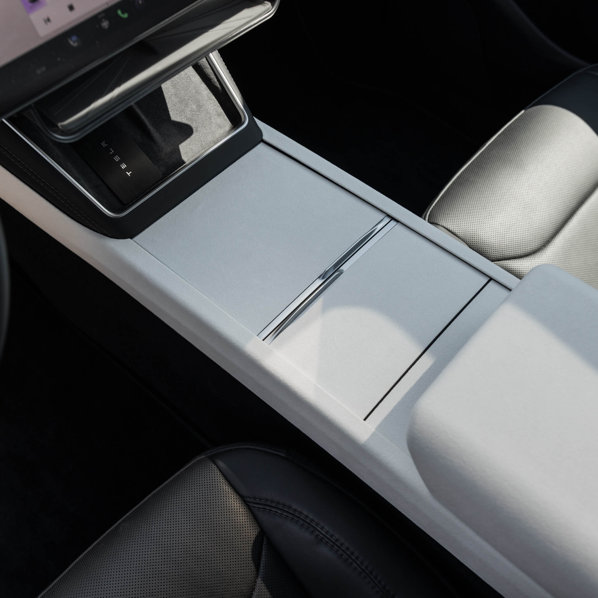 Tesla Model Y 2025–2026: Weiße Ultrasuede-Mittelkonsole