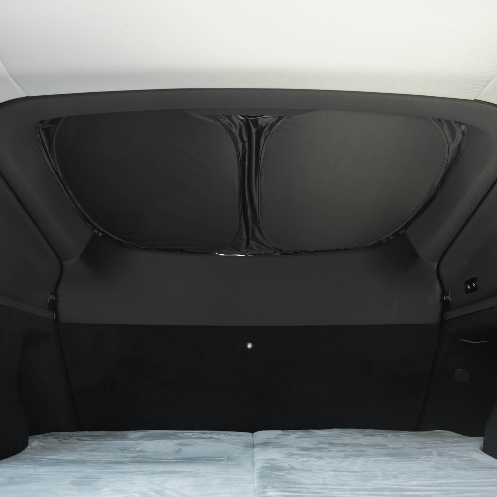 Tesla Model Y 2025: personvernpakke (sidevindu + bakrute)