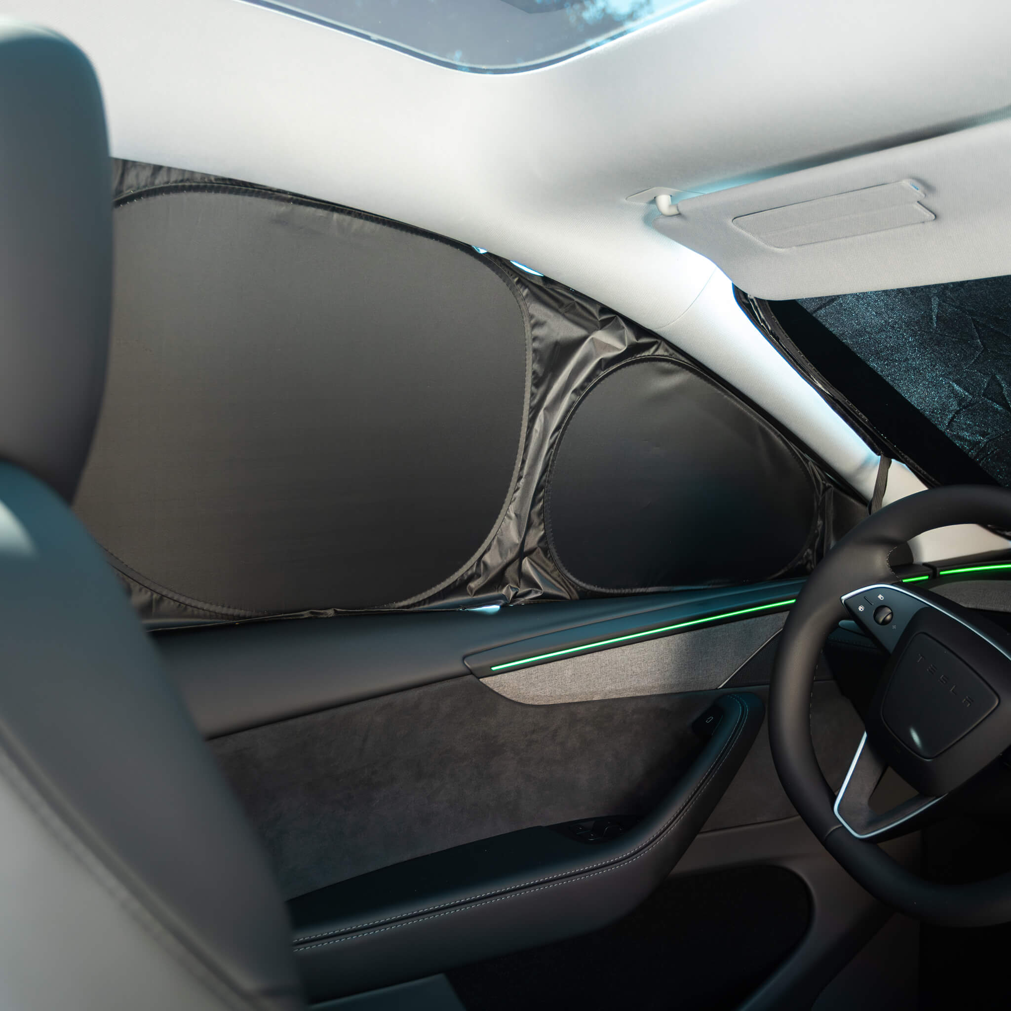 Tesla Model Y 2025: personvernpakke (sidevindu + bakrute)