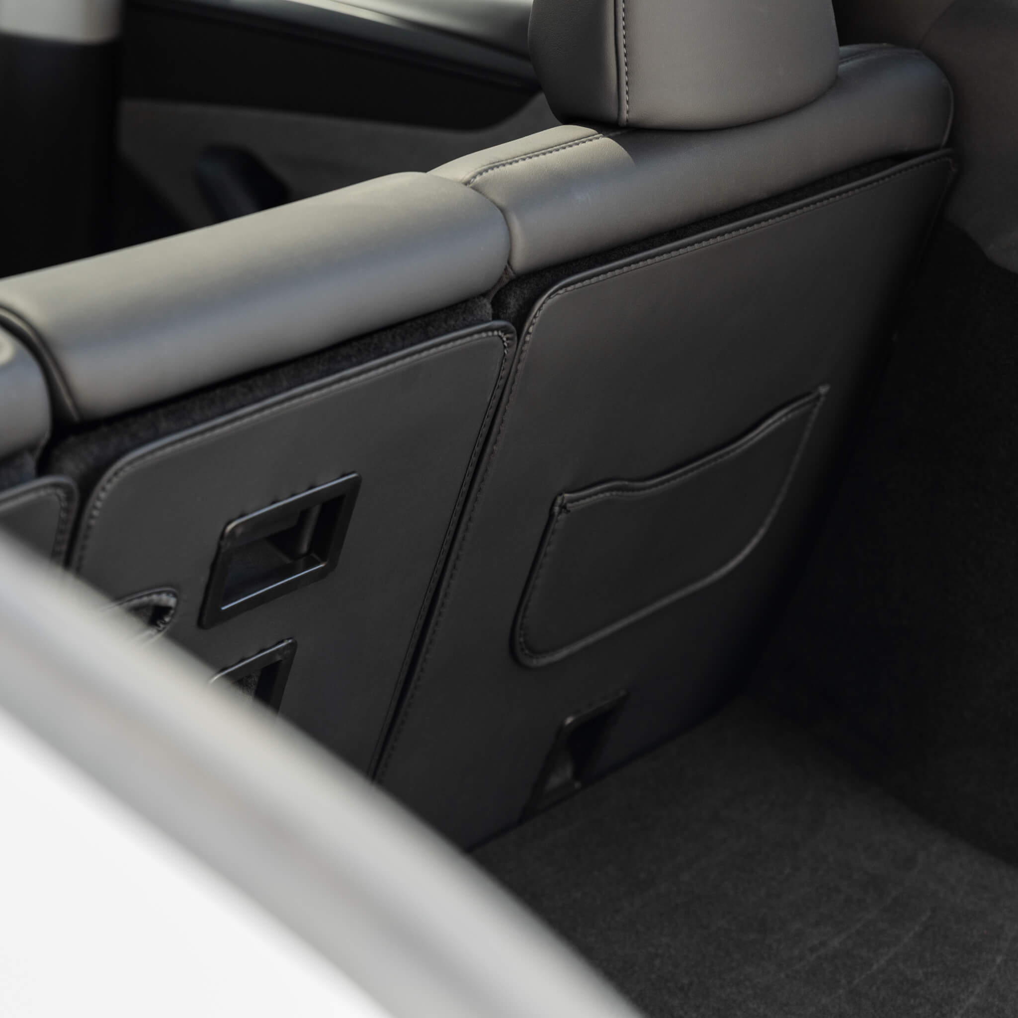 Tesla Model Y: stoelbescherming voor de achterbank