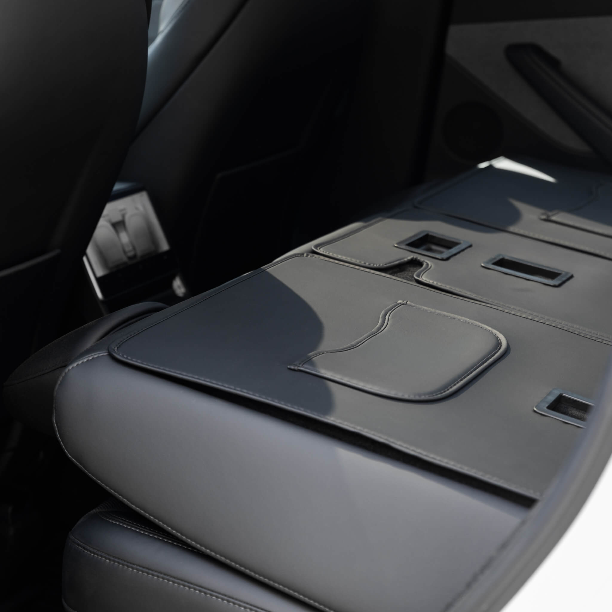 Tesla Model Y: stoelbescherming voor de achterbank