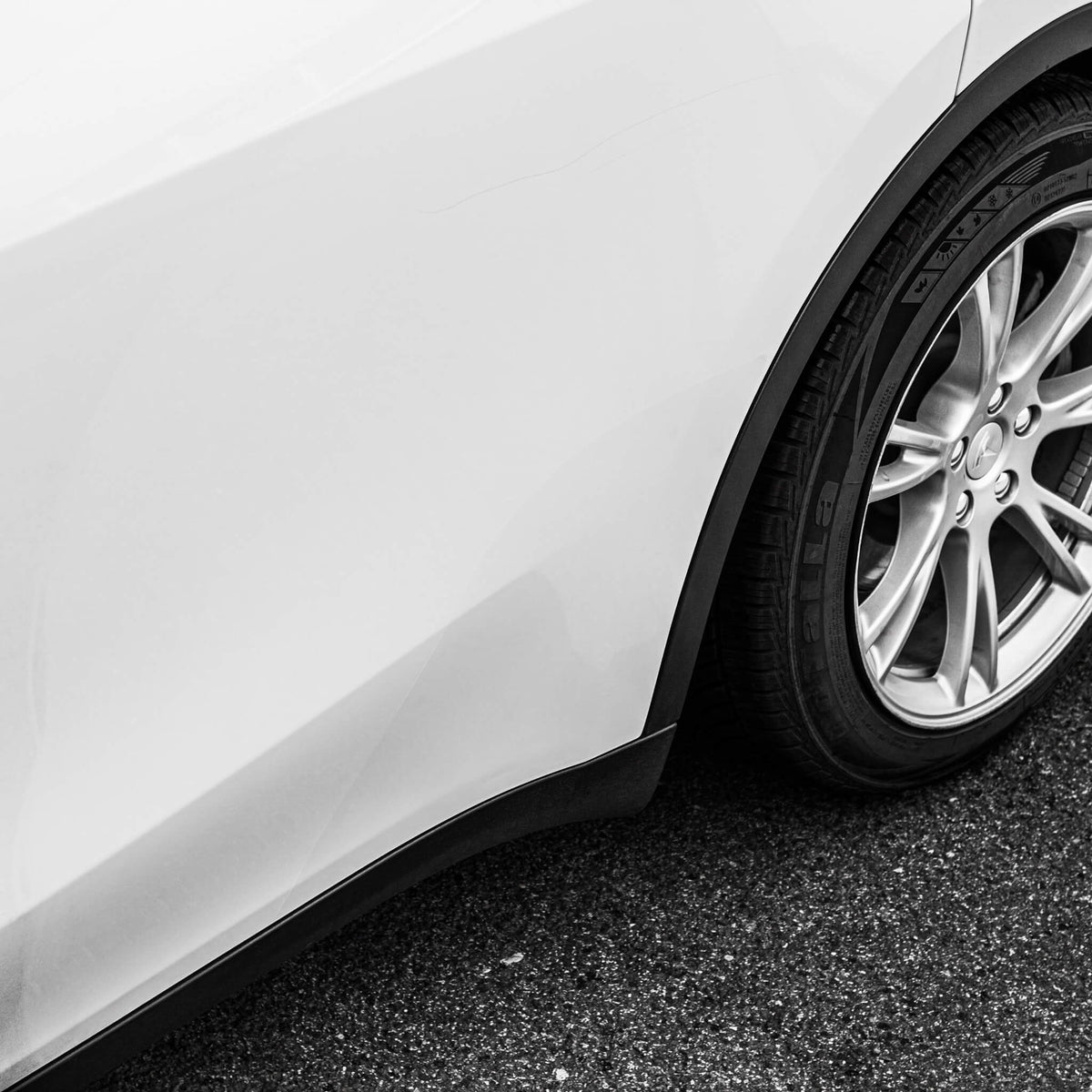 Tesla-Steinschlagschutzfolie für den Radlauf