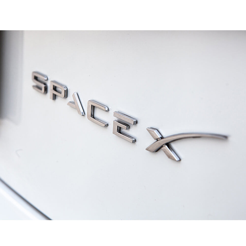 Tesla Model S/3/X/Y: SpaceX-Aufkleber